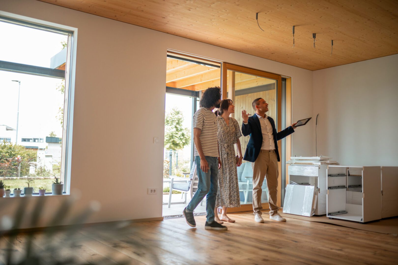 House viewing with real estate agent